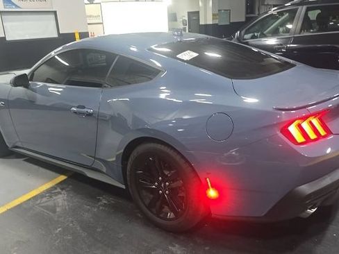 Used 2024 Ford Mustang GT RWD image 3
