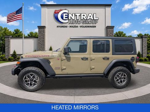 Used 2025 Jeep Wrangler Unlimited Rubicon AWD/4WD image 5