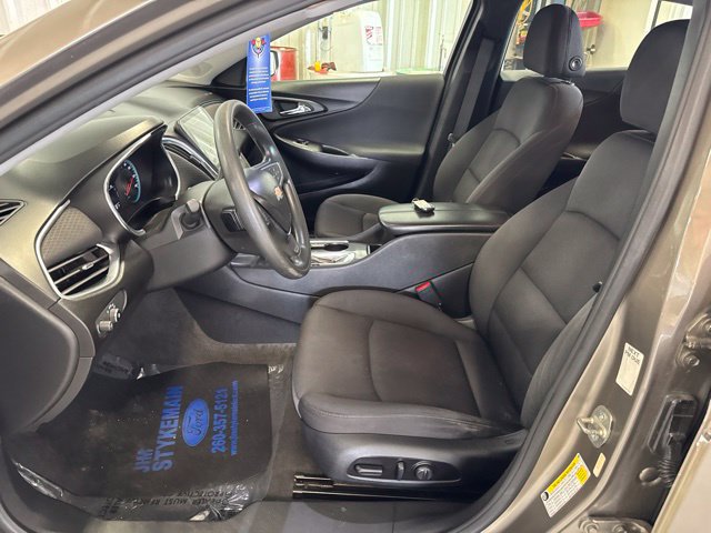 Used 2020 Chevrolet Malibu LT FWD image 33