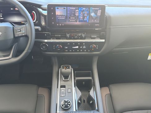 New 2026 Nissan Pathfinder Platinum w/ Cargo Package AWD/4WD image 8