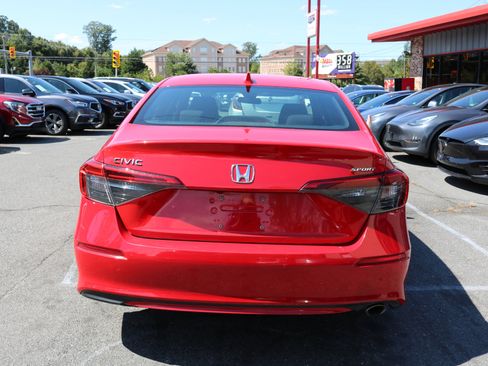 Used 2022 Honda Civic Sport image 3