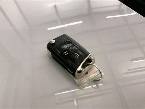 Used 2021 Volkswagen Tiguan SE R-Line AWD/4WD image 9