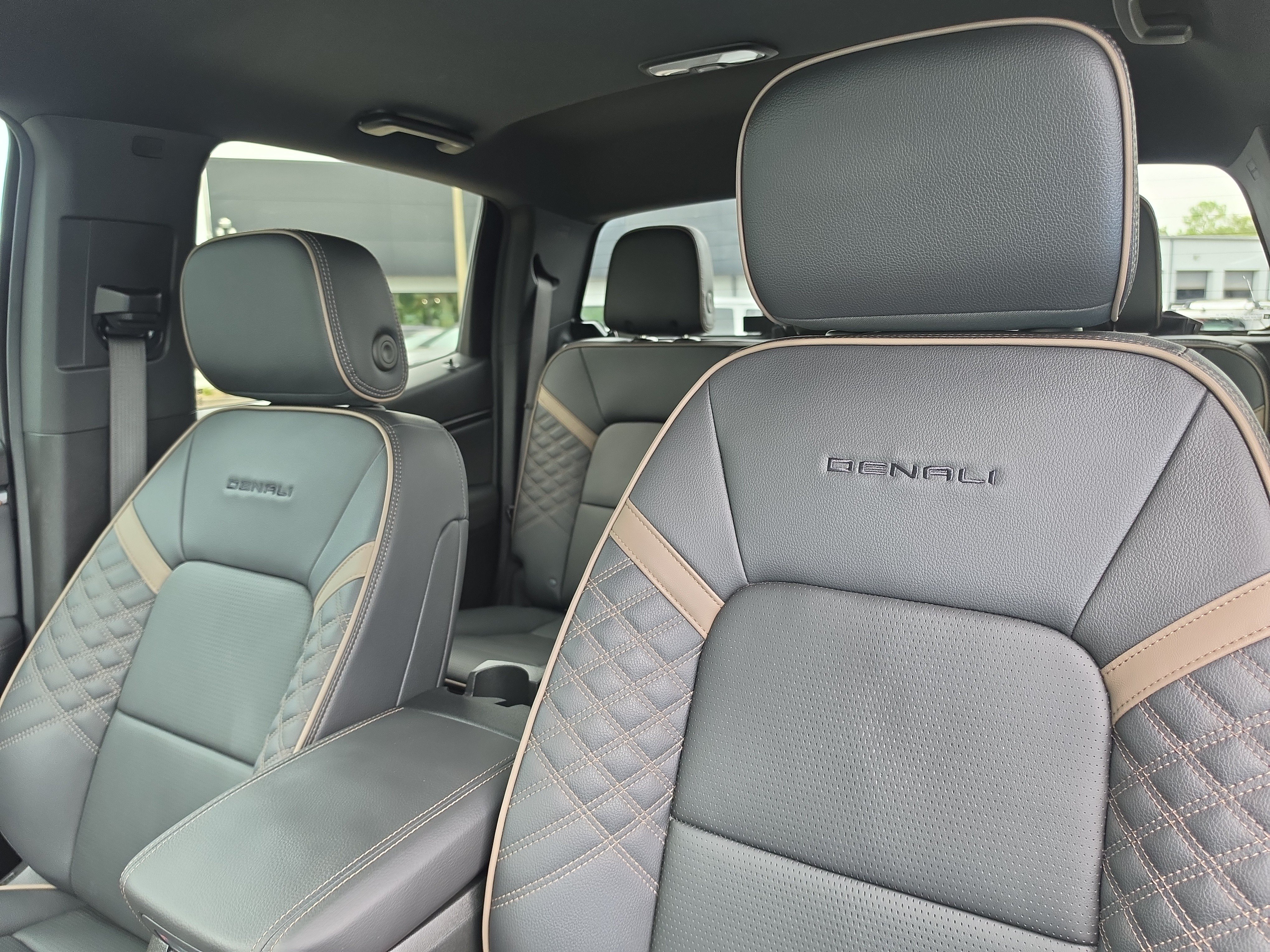 Used 2024 GMC Canyon Denali AWD/4WD image 21