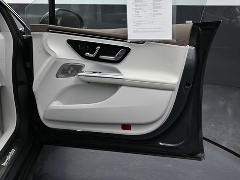 Used 2023 Mercedes-Benz EQE 350+ 4MATIC Sedan image 36