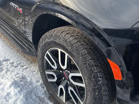 Used 2024 GMC Yukon AT4 image 3