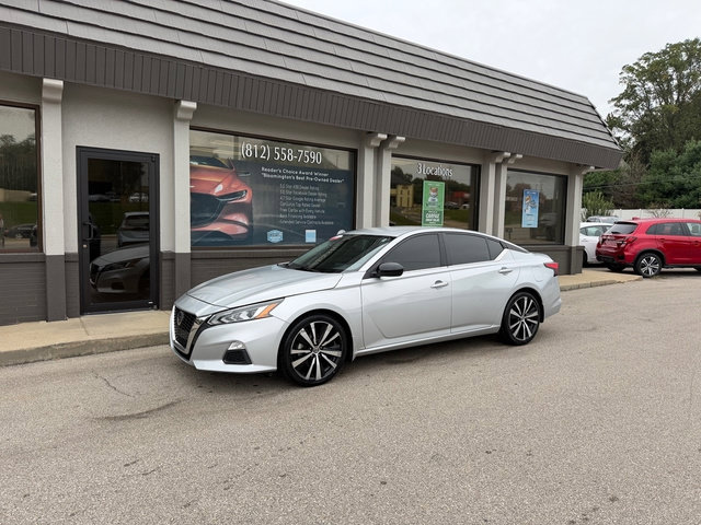Used 2022 Nissan Altima 2.5 SR FWD image 2