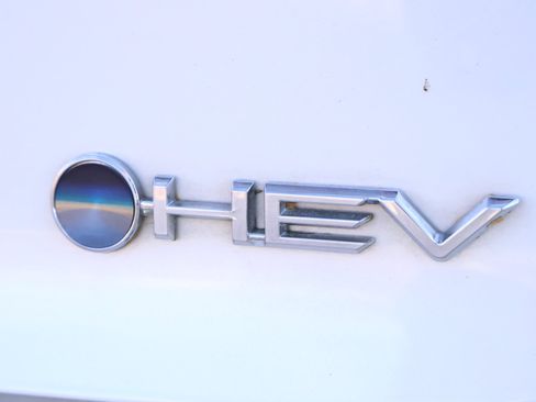 Used 2023 Toyota Prius XLE image 6