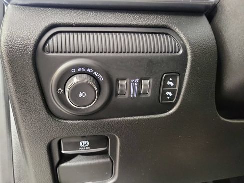 Used 2024 Jeep Wagoneer Series II w/ Convenience Group I AWD/4WD image 13