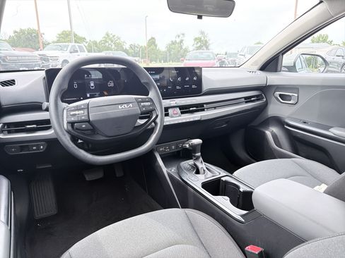 Used 2025 Kia K4 FWD image 5