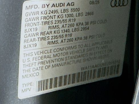 Used 2025 Audi Q5 Premium w/ Convenience Package AWD/4WD image 24