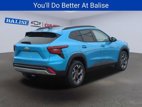 New 2026 Chevrolet Trax LT w/ Driver Confidence Package FWD image 3