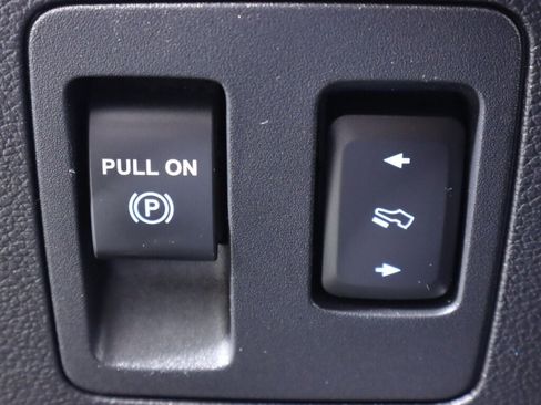 Used 2020 Ford F150 Lariat w/ Equipment Group 502A Luxury image 12