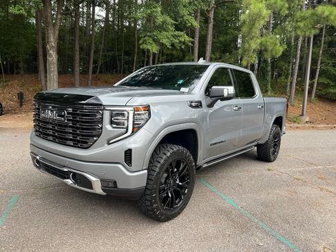 Used 2026 GMC Sierra 1500 Denali Ultimate w/ LPO, Black Badging Package AWD/4WD image 3