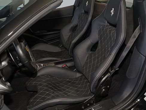 Used 2013 Ferrari 458 Spider RWD image 7