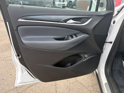 Used 2023 Buick Enclave Essence FWD image 12