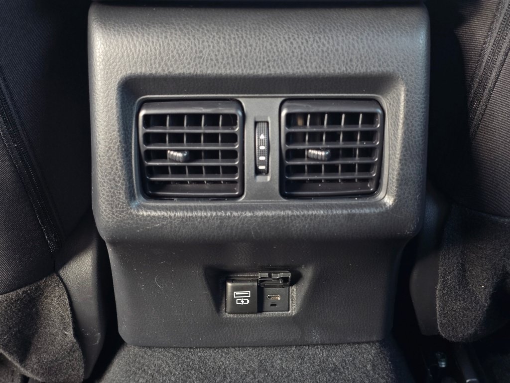 Used 2025 Toyota Camry LE FWD image 19