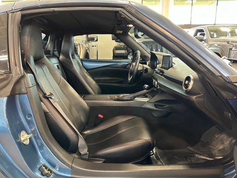 Used 2019 MAZDA MX-5 Miata RF Grand Touring RWD image 35