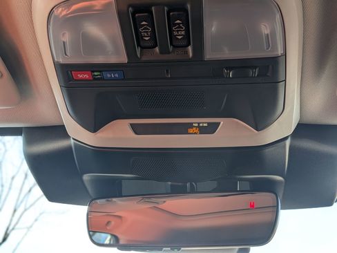 Used 2025 Subaru Crosstrek 2.5i Limited w/ Crosstrek Mirror Package image 30