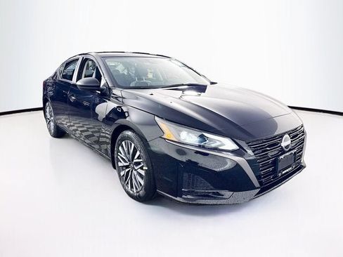 New 2026 Nissan Altima 2.5 SV FWD image 3