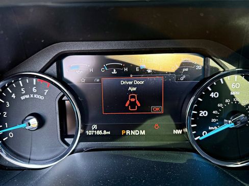 Used 2019 Ford Expedition Max XLT w/ Equipment Group 202A image 15