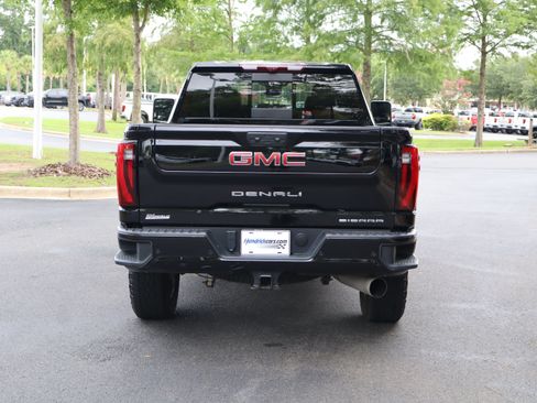 Used 2025 GMC Sierra 2500 Denali w/ Denali Reserve Package AWD/4WD image 8