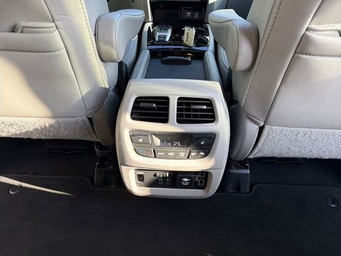Used 2022 Honda Pilot Touring image 28
