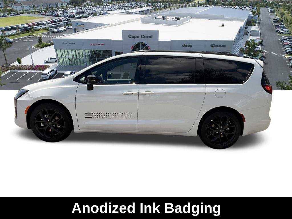 New 2027 Chrysler Pacifica Select FWD image 7