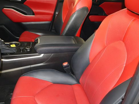 Used 2021 Toyota Highlander XSE image 40