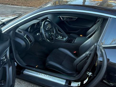 Used 2018 Jaguar F-TYPE Coupe image 3