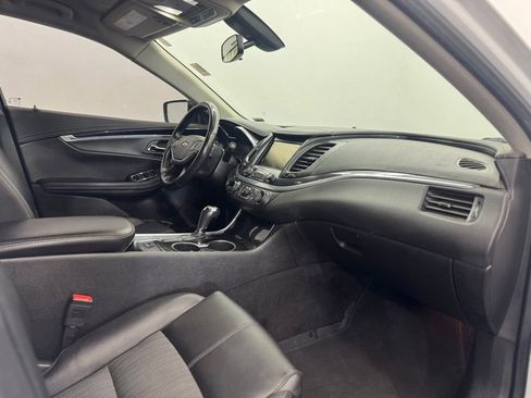 Used 2019 Chevrolet Impala LT FWD image 17