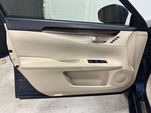Used 2014 Lexus ES 350 w/ Luxury Package FWD image 14