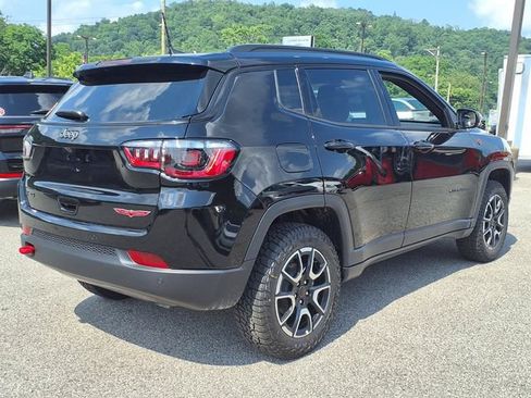 New 2026 Jeep Compass Trailhawk w/ Sun, Sound & Navigation Group AWD/4WD image 2