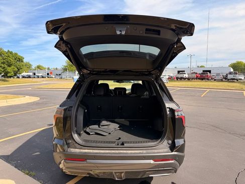 Used 2025 Chevrolet Equinox ACTIV AWD/4WD image 25