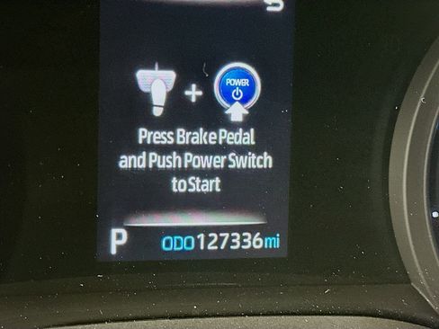 Used 2021 Toyota Sienna XLE FWD image 19