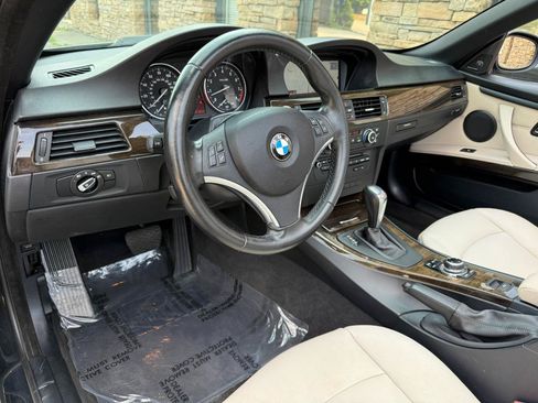 Used 2013 BMW 335i Convertible RWD image 17