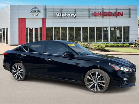 Used 2020 Nissan Altima 2.5 Platinum AWD/4WD image 2