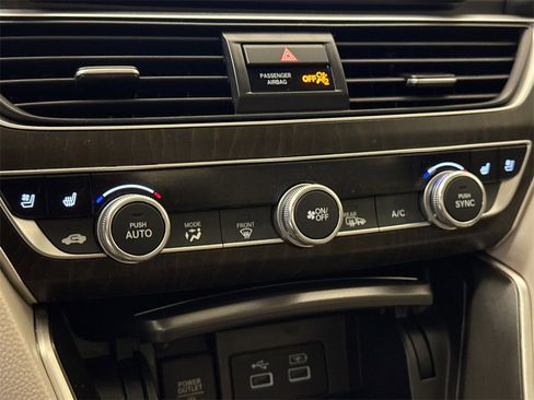 Used 2021 Honda Accord Touring image 27