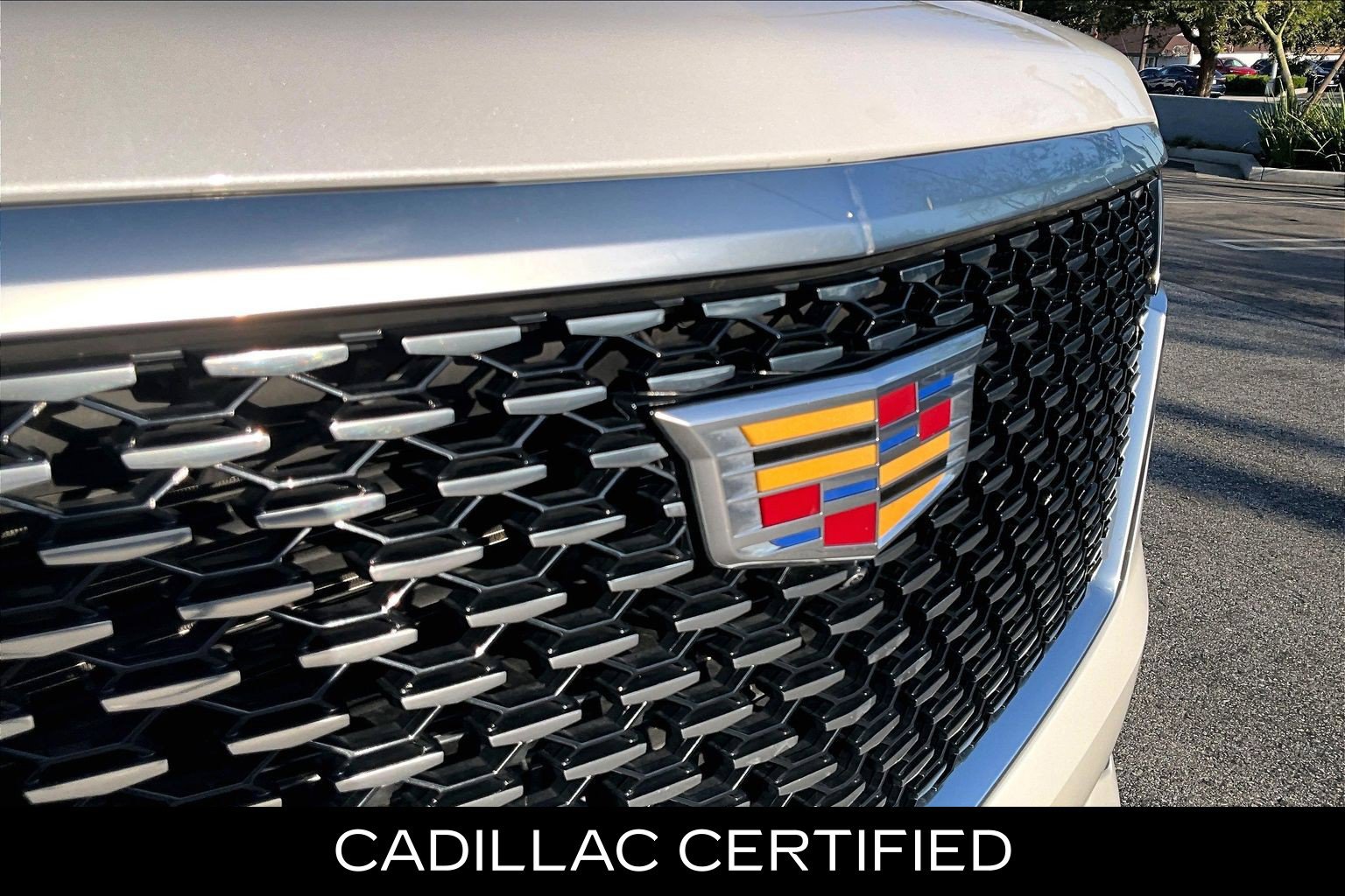 Used 2023 Cadillac Escalade Premium Luxury w/ Performance Package AWD/4WD image 18