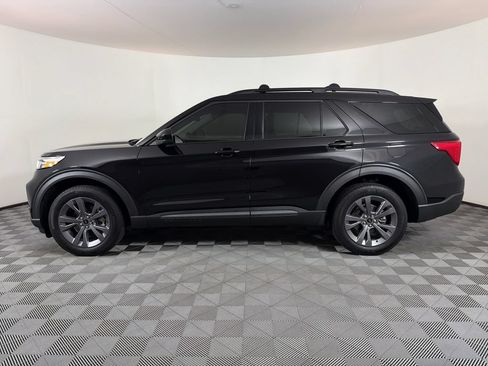 Used 2024 Ford Explorer XLT w/ Equipment Group 202A AWD/4WD image 6