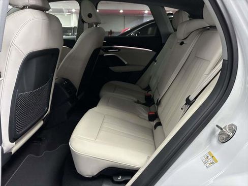 Used 2025 Audi Q5 Premium w/ Convenience Package AWD/4WD image 9