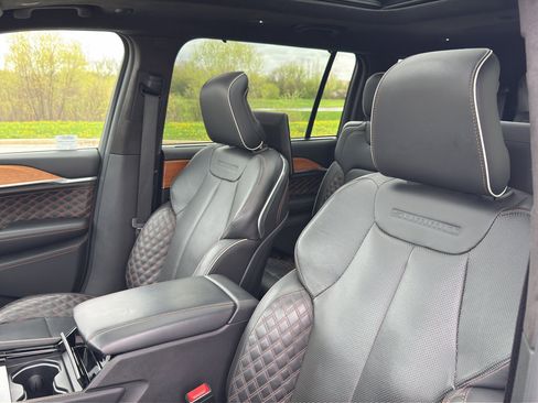 Used 2023 Jeep Grand Cherokee L Summit AWD/4WD image 21