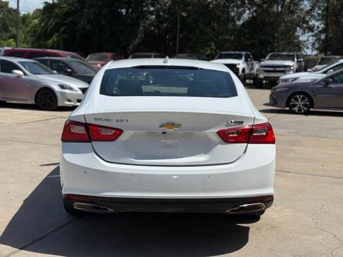 Used 2017 Chevrolet Malibu Premier w/ Driver Confidence Package image 5