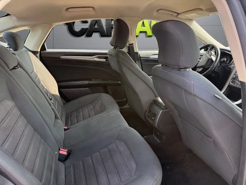 Used 2019 Ford Fusion SE FWD image 21