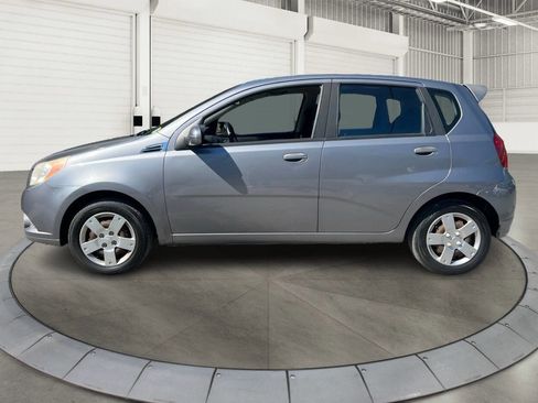 Used 2011 Chevrolet Aveo5 LT w/ Power and Convenience Package FWD image 6