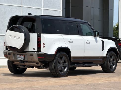 Used 2021 Land Rover Defender 110 X-Dynamic HSE AWD/4WD image 4