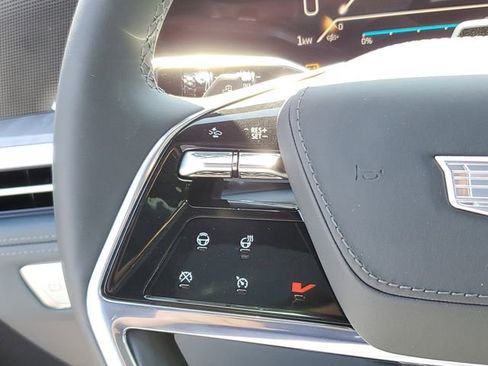 New 2025 Cadillac Escalade IQ Luxury 2 AWD/4WD image 11