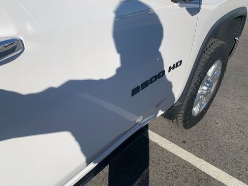 Used 2020 Chevrolet Silverado 2500 LTZ w/ LTZ Premium Package image 10