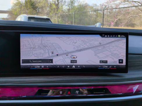 Certified 2023 BMW 760i xDrive w/ Executive Package image 16