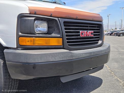 Used 2015 GMC Savana 2500 RWD image 5
