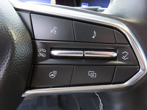 Used 2025 Chevrolet Traverse LT image 18